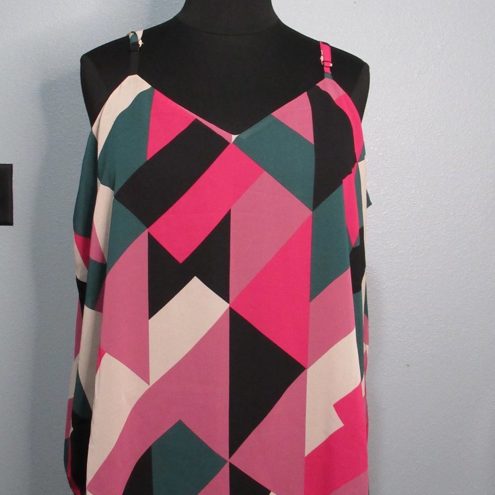Torrid Geometric Pattern Camisole - Picture 2 of 9